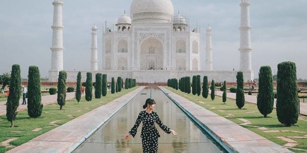 Taj-Mahal-Tours-from-Santram-Holidays